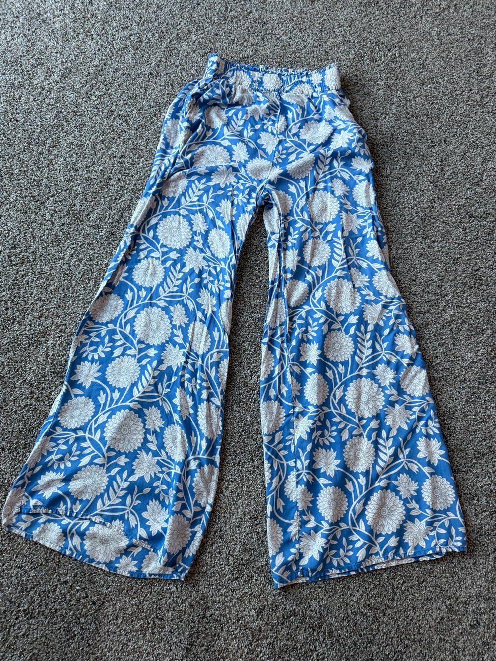 ELAN Blue White Floral Palazzo Pants S Smocked Wide Leg Boho Resort Beach